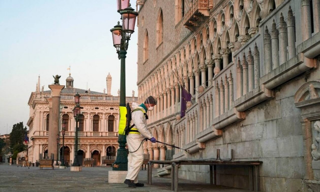 Κορονοϊός Ιταλία: 604 νεκροί σε ένα 24ωρο - Μείωση ρεκόρ των νέων κρουσμάτων