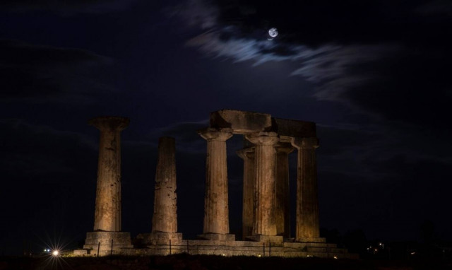 Ροζ Πανσέληνος: Μοναδικές φωτογραφίες από το καθηλωτικό φαινόμενο (pics+vid)