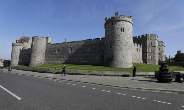 Δεν φαντάζεστε γιατί φωτίστηκε με μπλε χρώμα το κάστρο του Windsor