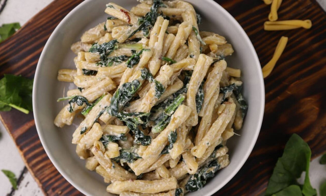 Η συνταγή της ημέρας: Σκιουφιχτά με σπανάκι και γιαούρτι