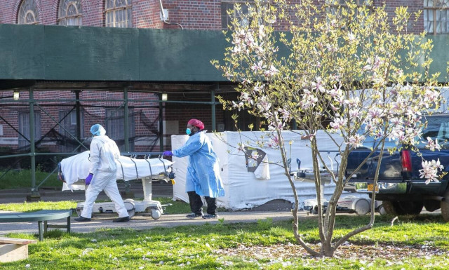 Κορονοϊός ΗΠΑ: Νέο αρνητικό ρεκόρ θανάτων στην πολιτεία της Νέας Υόρκης με 799 νεκρούς