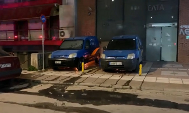  Θεσσαλονίκη: Εμπρηστική επίθεση σε οχήματα των ΕΛΤΑ