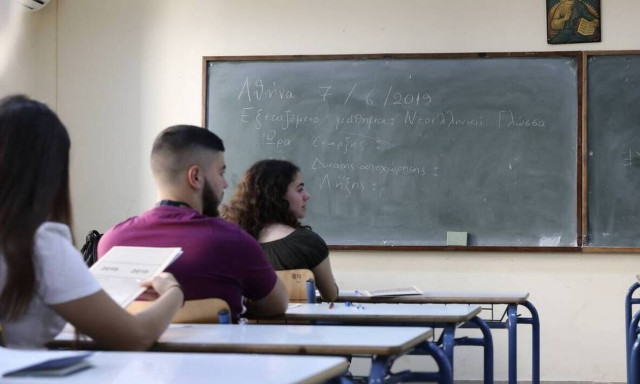 Κορονοϊός - Κεραμέως: Μειώνουμε την ύλη, βρισκόμαστε έμπρακτα στο πλευρό των μαθητών