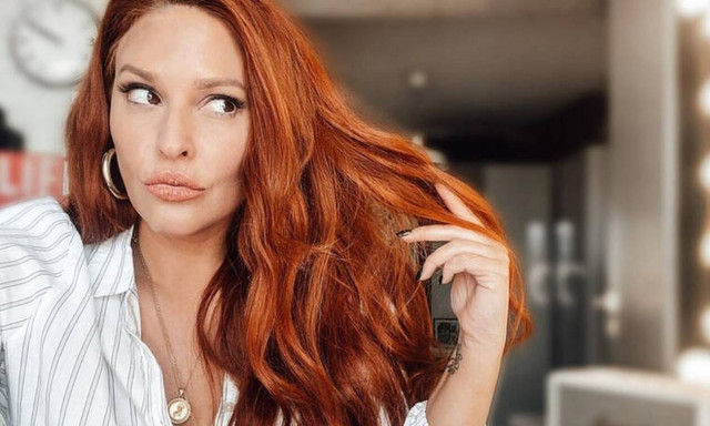 Η Σίσσυ Χρηστίδου δεν σταματάει να απολυμαίνει – Έχει πάθει εμμονή (video)