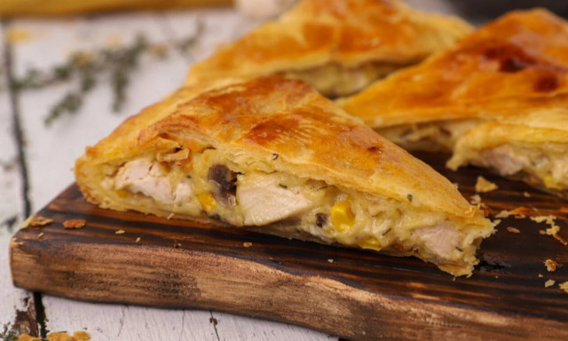 Η συνταγή της ημέρας: Κοτόπιτα Πετιβιέ