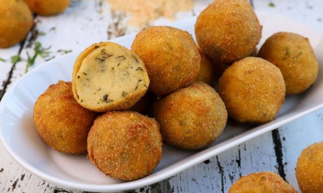 Η πατάτα στα καλύτερά της: Συνταγή για πατατοκεφτέδες