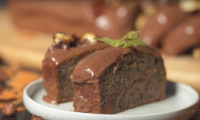 Η συνταγή της ημέρας: Carrot Cake με επικάλυψη πραλίνας φουντουκιού