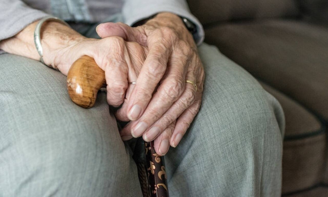 Κορονοϊός - Βρούτσης: Αλλάζει ο τρόπος πληρωμής των συντάξεων