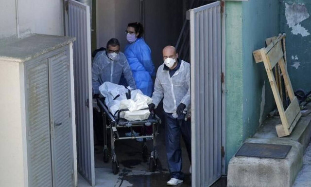 Ο κορονοϊός μπαίνει στο μουσείο (vid)