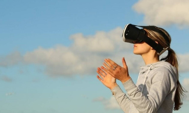 Ταξιδωτικές εικονικές περιηγήσεις από το σπίτι μας