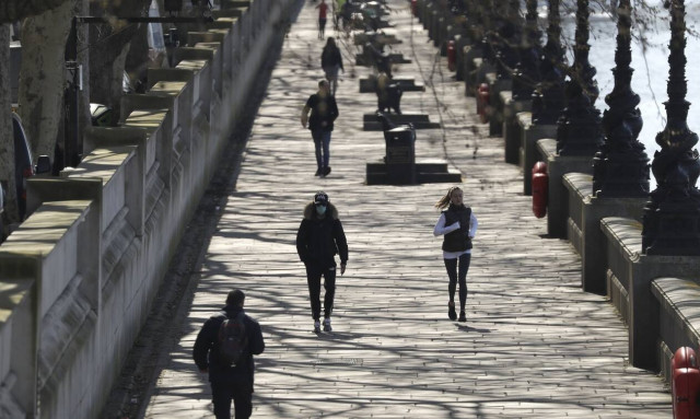 Κορονοϊός - Καθηγητής: Έτσι θα αρθούν τα περιοριστικά μέτρα - Οι καθοριστικοί παράγοντες 