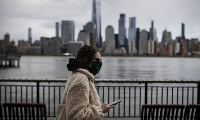 Κορονοϊός - Απογοητευτική πρόβλεψη καθηγητή: «O ιός δεν θα εξαφανιστεί το καλοκαίρι»