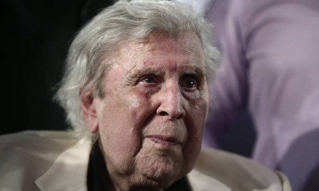 Η παρέμβαση του Μίκη Θεοδωράκη για το επίδομα 800 ευρώ και τα δικαιώματα των καλλιτεχνών