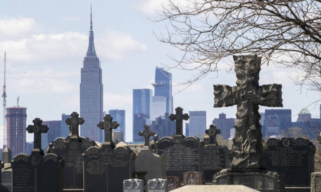 Κορονοϊός – ΗΠΑ: Κυβερνήτης Νέας Υόρκης: Τα χειρότερα πέρασαν - Περισσότεροι από 10.000 νεκροί