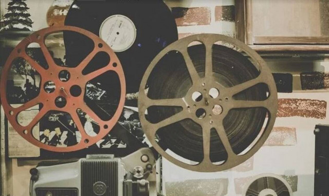 Θλίψη: Πέθανε από κορονοϊό διάσημος ηθοποιός (pics)