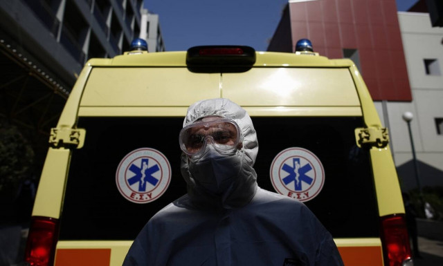 Κορονοϊός: Στους 101 οι νεκροί στην Ελλάδα - Κατέληξε γυναίκα στο ΝΙΜΤΣ