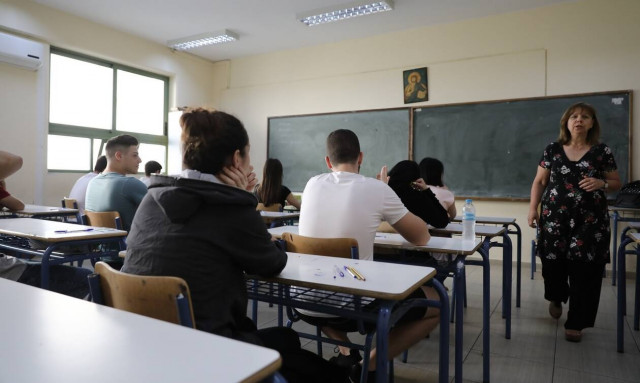 Κορονοϊός - Πανελλήνιες εξετάσεις: Αυτές είναι οι πιθανές ημερομηνίες για τη διεξαγωγή τους