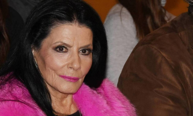 Ζωζώ Σαπουντζάκη: Αποκάλυψε την ηλικία της - Δεν θα πιστεύετε πόσο χρονών είναι (pics)