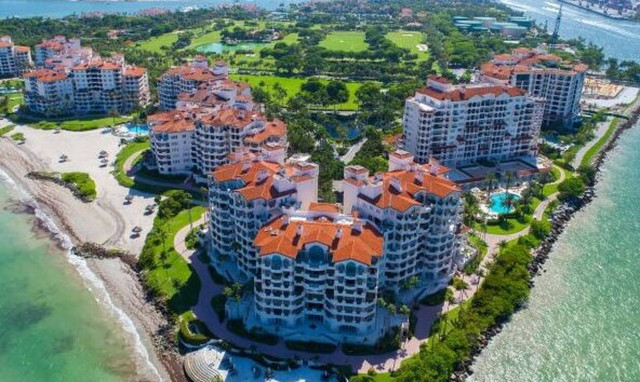 Κορονοϊός: Το «Νησί των αμόλυντων» - Οργή για τους κατοίκους του - Δείτε τι συμβαίνει (pics)