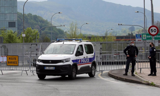 Κορονοϊός: Χωροφύλακες εμπόδισαν άνδρα να ταξιδεύσει για να παρασταθεί στον ετοιμοθάνατο πατέρα του
