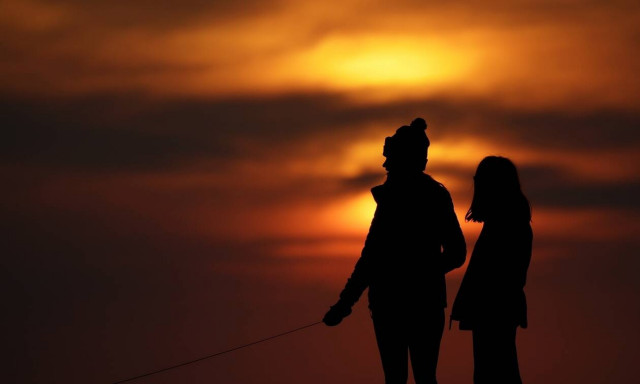 Φονικός Covid-19: Ευρώπη και Αμερική μετρούν τους νεκρούς τους - 140.000 σε όλο τον πλανήτη