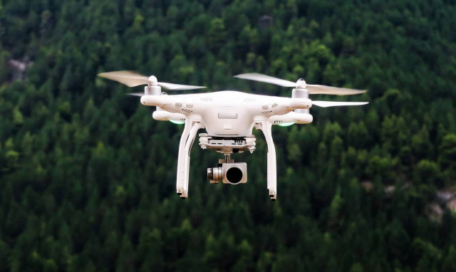 Κορονοϊός - Χαλκιδική: Απίστευτες εικόνες από τον... ουρανό - «Σαν το σπίτι δεν έχει»