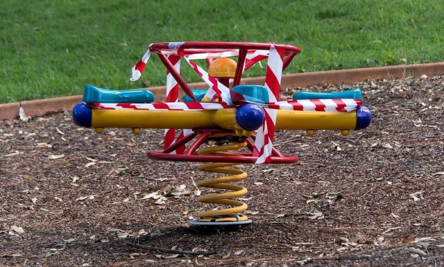 Κορονοϊός: Σχολές για τους γονείς και τις ψυχολογικές επιπτώσεις της πανδημίας στα παιδιά  