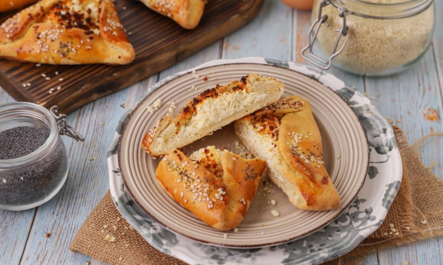 Η συνταγή της ημέρας: Γλυκιές λαμπρόπιτες