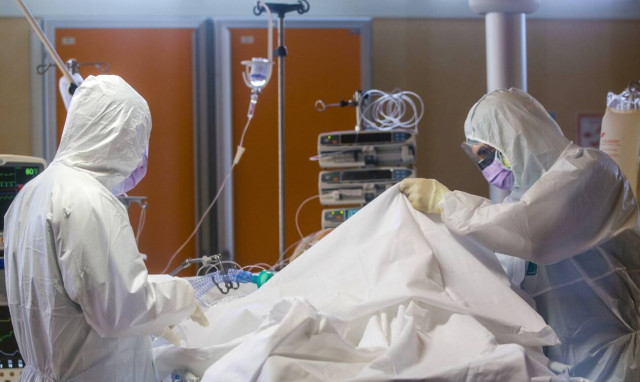 Κορονοϊός - Έλληνας καθηγητής του Johns Hopkins προειδοποιεί: Oι συνέπειες του ιού στους πνεύμονες