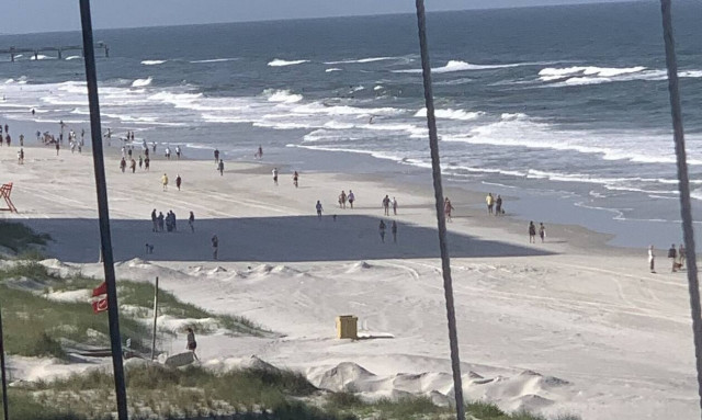 Κορονοϊός: Απίστευτες εικόνες! Δείτε τι έγινε σε παραλία μετά τις... ανακοινώσεις για άρση μέτρων