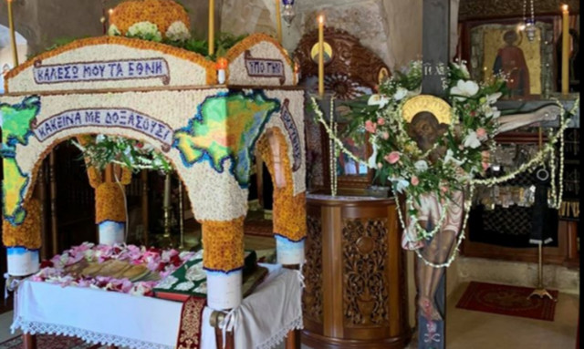 Αυτός είναι ο πιο όμορφος Επιτάφιος σε όλη την Ελλάδα! (vid)