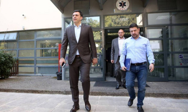 Schools will open, but with conditions and precautions, Kikilias says