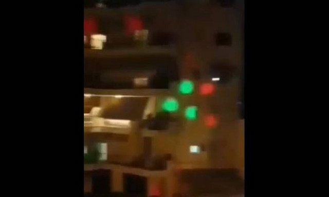 Θεσσαλονίκη: Φοιτητές βγήκαν στο μπαλκόνι και ξεφάντωσαν - Οι εικόνες που θα θυμούνται για καιρό