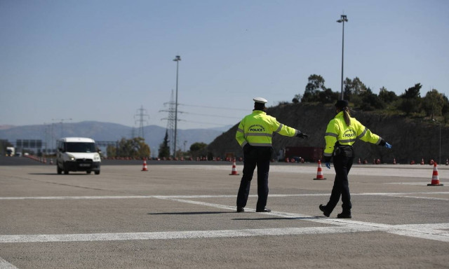 Απαγόρευση κυκλοφορίας: Πώς μαζί με το αρνί δεν θα φάτε τα 300 ευρώ πρόστιμο