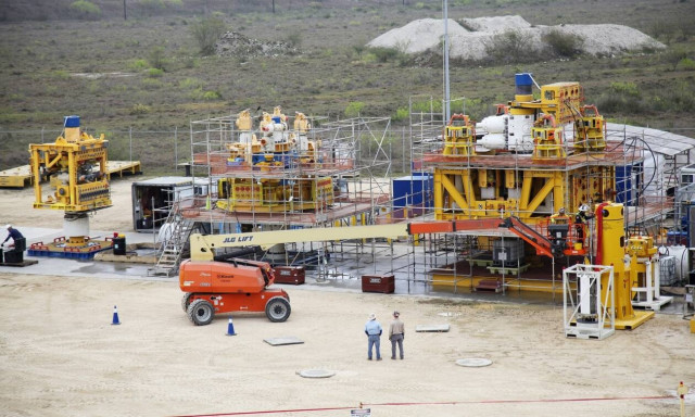 Και πάλι κάτω από το μηδέν το αμερικάνικο πετρέλαιο