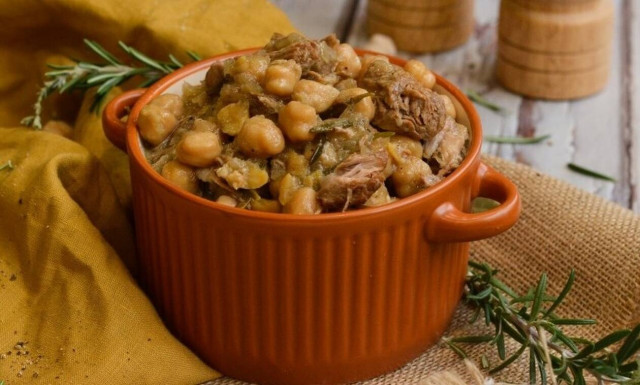 Η συνταγή της ημέρας: Ρεβίθια στο φούρνο με αρνί