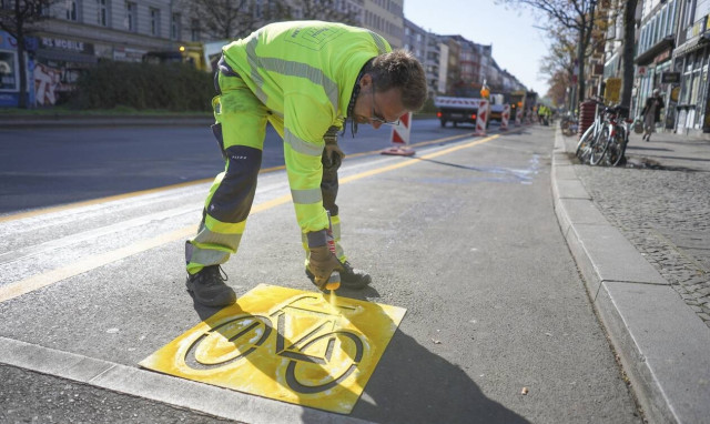 Κορονοϊός Γερμανία: Δραματική προειδοποίηση λοιμωξιολόγου! «Να μην χαλαρώσουν τα μέτρα» 