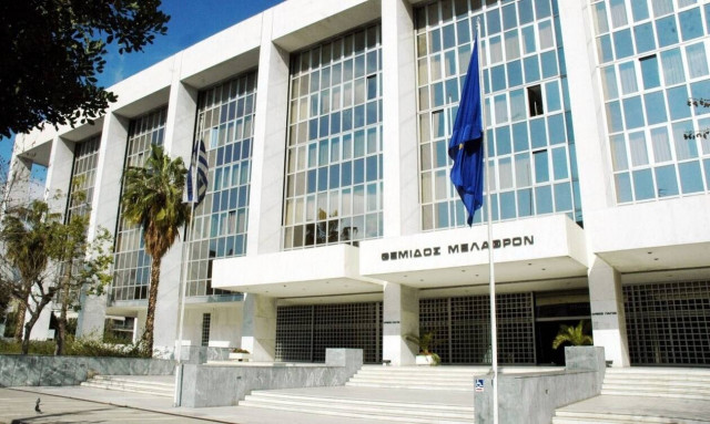 Κορονοϊός: Αντιδρούν οι δικηγόροι με την επαναλειτουργία των δικαστηρίων-Απειλούν με κινητοποιήσεις