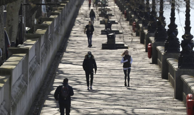 Κορονοϊός - FT: Υπερδιπλάσιοι οι νεκροί στην Βρετανία από τα επίσημα στοιχεία