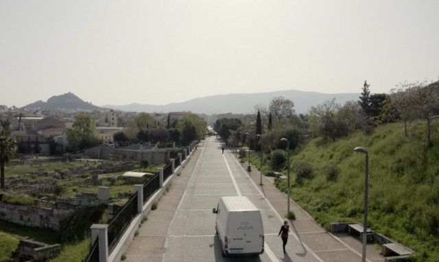 «Σήμερα, ας μην αφήσουμε κανέναν μόνον»