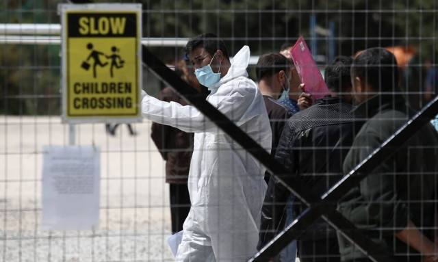 Κορονοϊός: Σε καραντίνα 15 αστυνομικοί της ΓΑΔΑ μετά από επαφή με θετικό κρούσμα