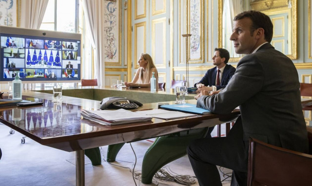 Μακρόν: Χρειαζόμαστε ένα ευρωπαϊκό πακέτο διάσωσης ύψους 5-10% του ΑΕΠ 
