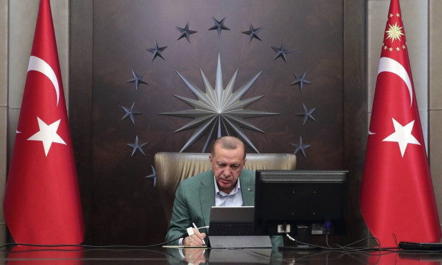 Ιωάννης Μάζης: Ο Ερντογάν διεξάγει βιολογικό πόλεμο εναντίον της Ελλάδας