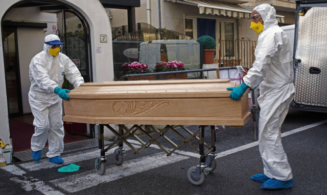 Κορονοϊός: Ξεπέρασαν τους 190.000 οι νεκροί σε όλον τον κόσμο