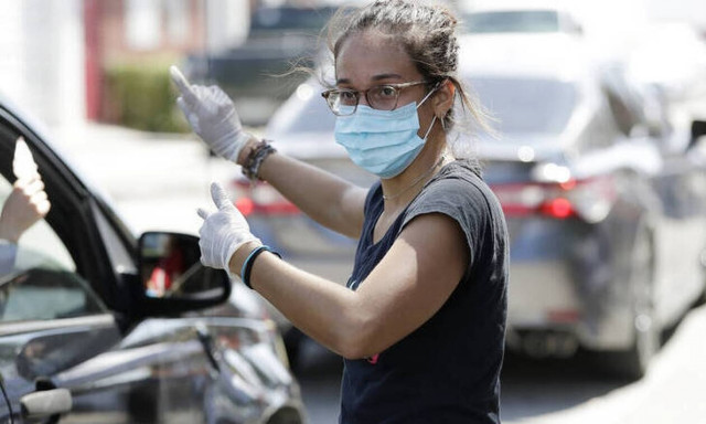 Δημοσθένης Μπούρος στο CNN Greece: «Οι νέοι δεν είναι απρόσβλητοι»