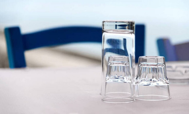 Συνέβη στο Βόλο: Άνοιξε την ταβέρνα και σέρβιρε κανονικά τους πελάτες - Τη συνέχεια τη φαντάζεστε! 