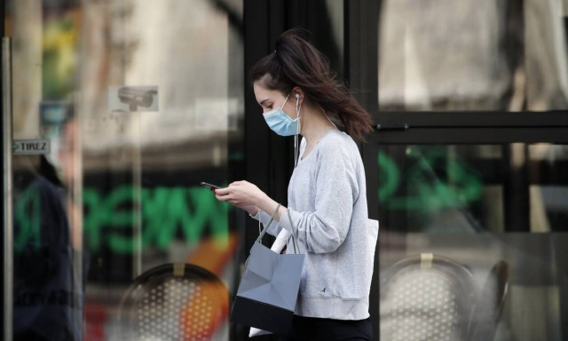 Κορονοϊός στη Γαλλία: Οι μαθητές γυμνασίου και λυκείου θα πρέπει να φορούν μάσκες