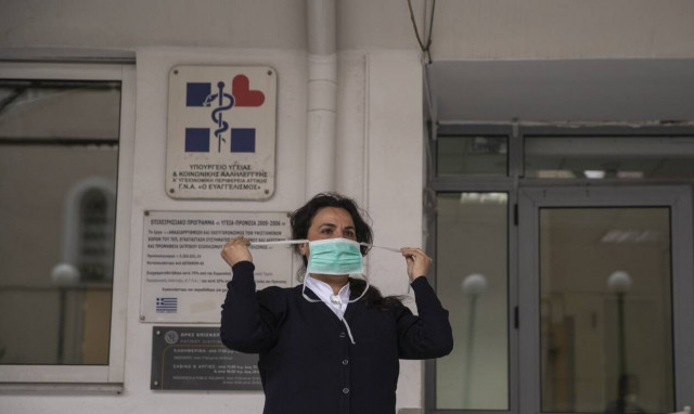 Κορονοϊός - Αγωνία στο Ζεφύρι: Θετική γυναίκα Ρομά - Διέμενε σε εργατικές πολυκατοικίες