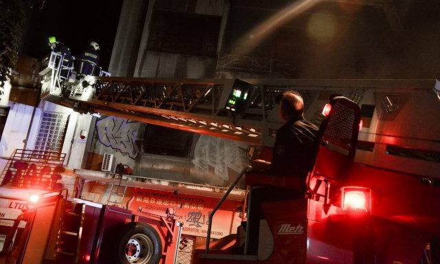 Φωτιά: Στις φλόγες διαμέρισμα στο Μαρούσι