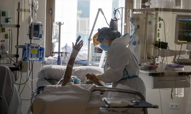 Κορονοϊός: Πλησιάζει το τέλος του δράματος; Τι δείχνουν οι αριθμοί στην Ισπανία